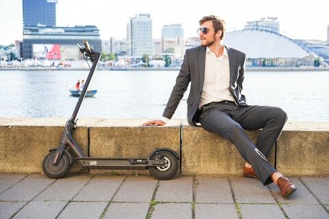 e-scooter for adults weighing up to 100 kg