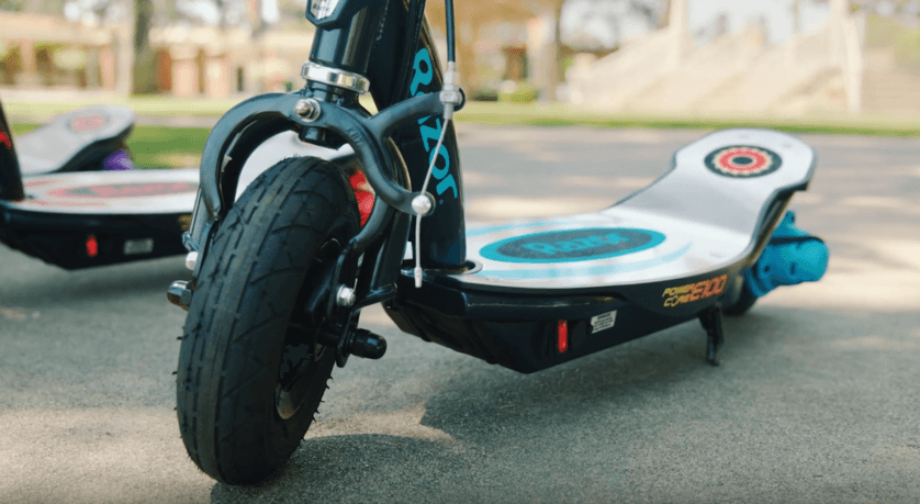 Deck shot of the children's E100 kick scooter by Razor; colour blue